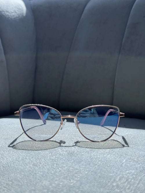 MUÑECA — Gafas Fotocromáticas con Detalle Escarchado · Karol Eyewear