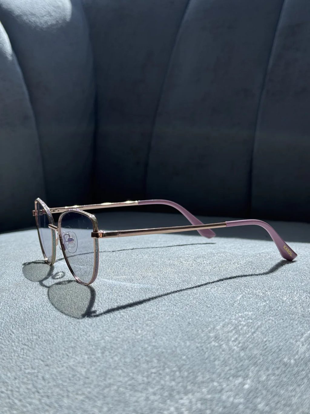 MUÑECA — Gafas Fotocromáticas con Detalle Escarchado · Karol Eyewear
